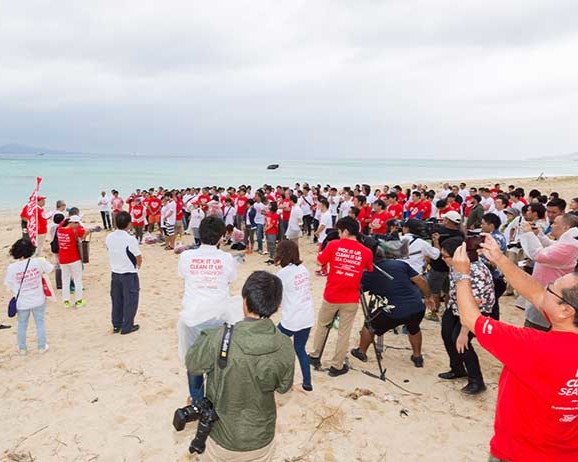 Coca-Cola employees and partners on the beach